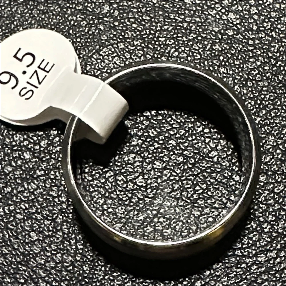 Silver-Tone Polished Beveled Edge Brushed Finish Band Ring Unisex NEW